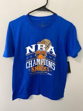 New NBA 2026 New York Knicks Champions T-Shirt Youth Large NWT Finals